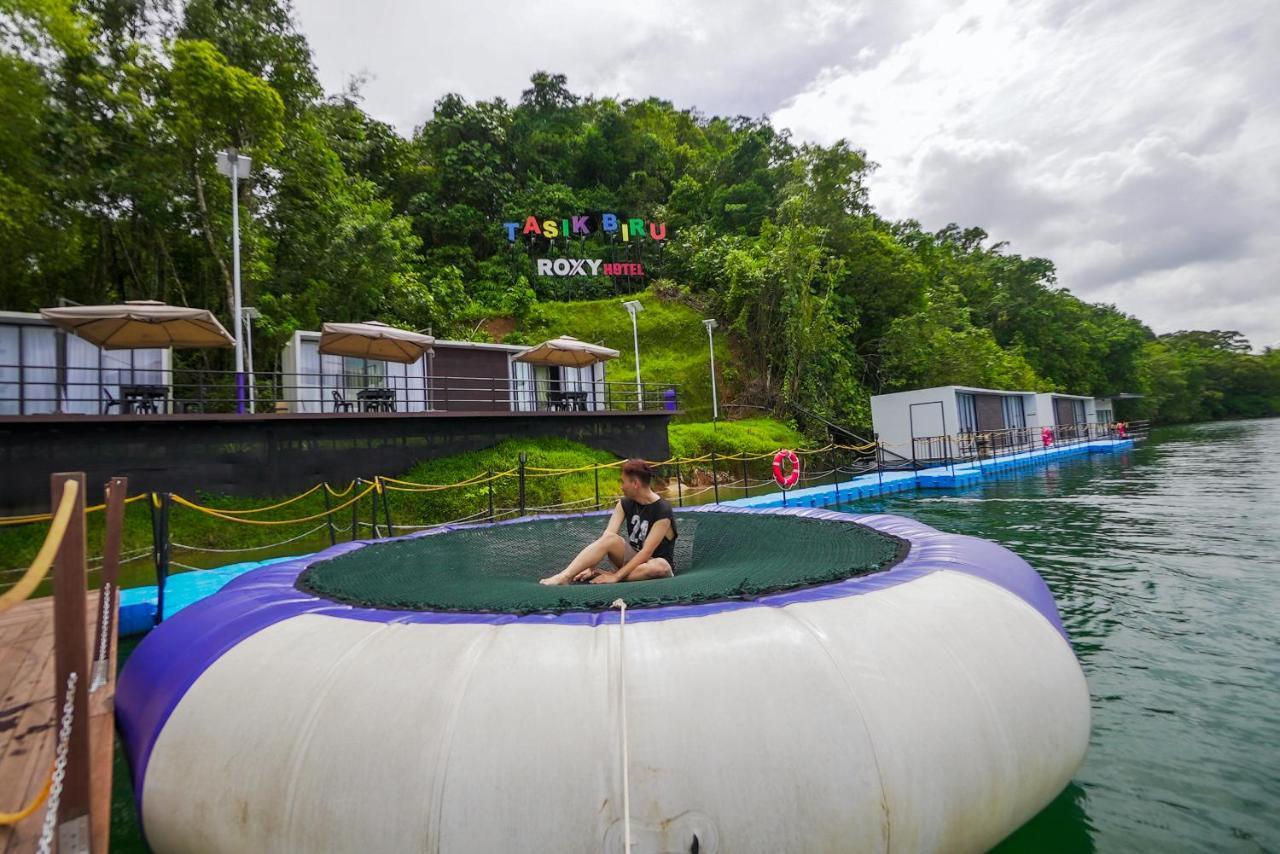 Roxy Tasik Biru Resort City Bau Exterior foto