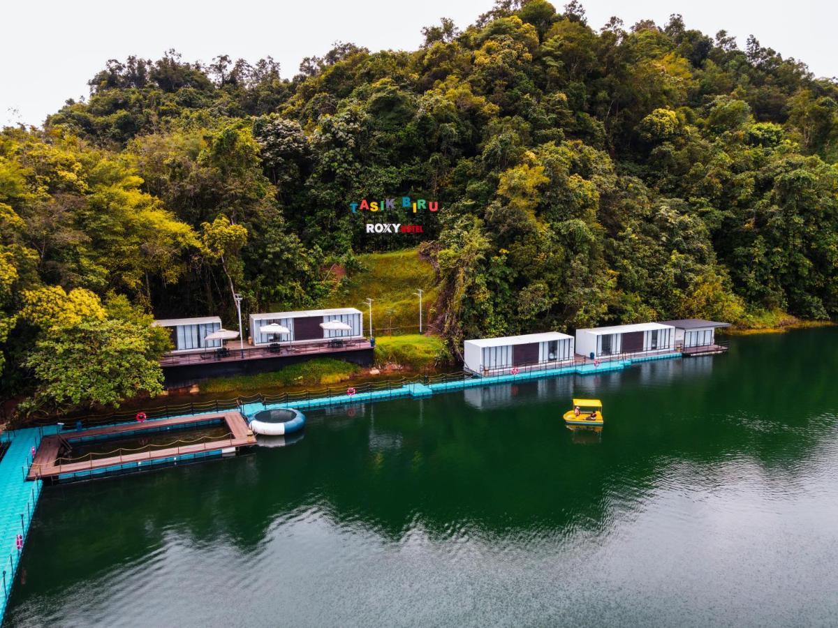 Roxy Tasik Biru Resort City Bau Exterior foto