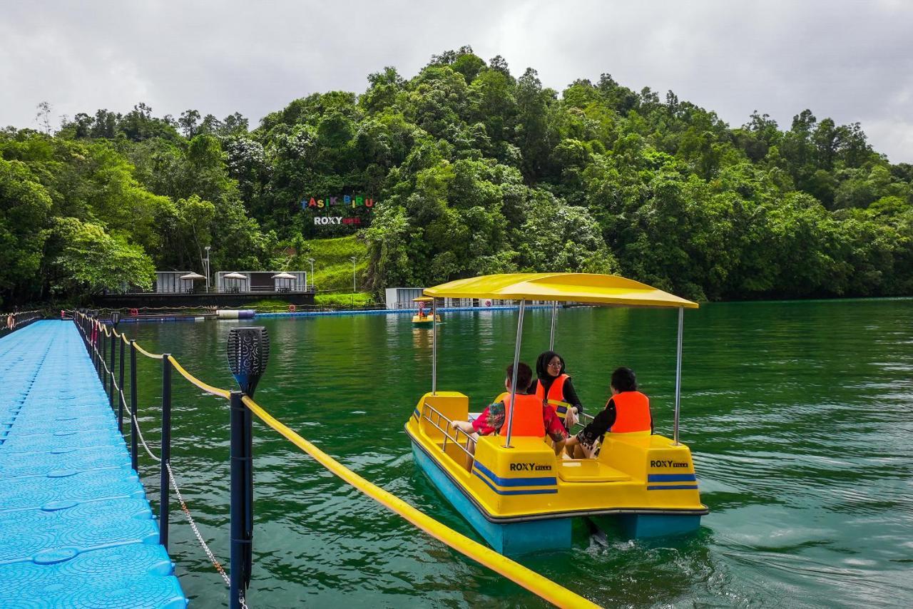 Roxy Tasik Biru Resort City Bau Exterior foto